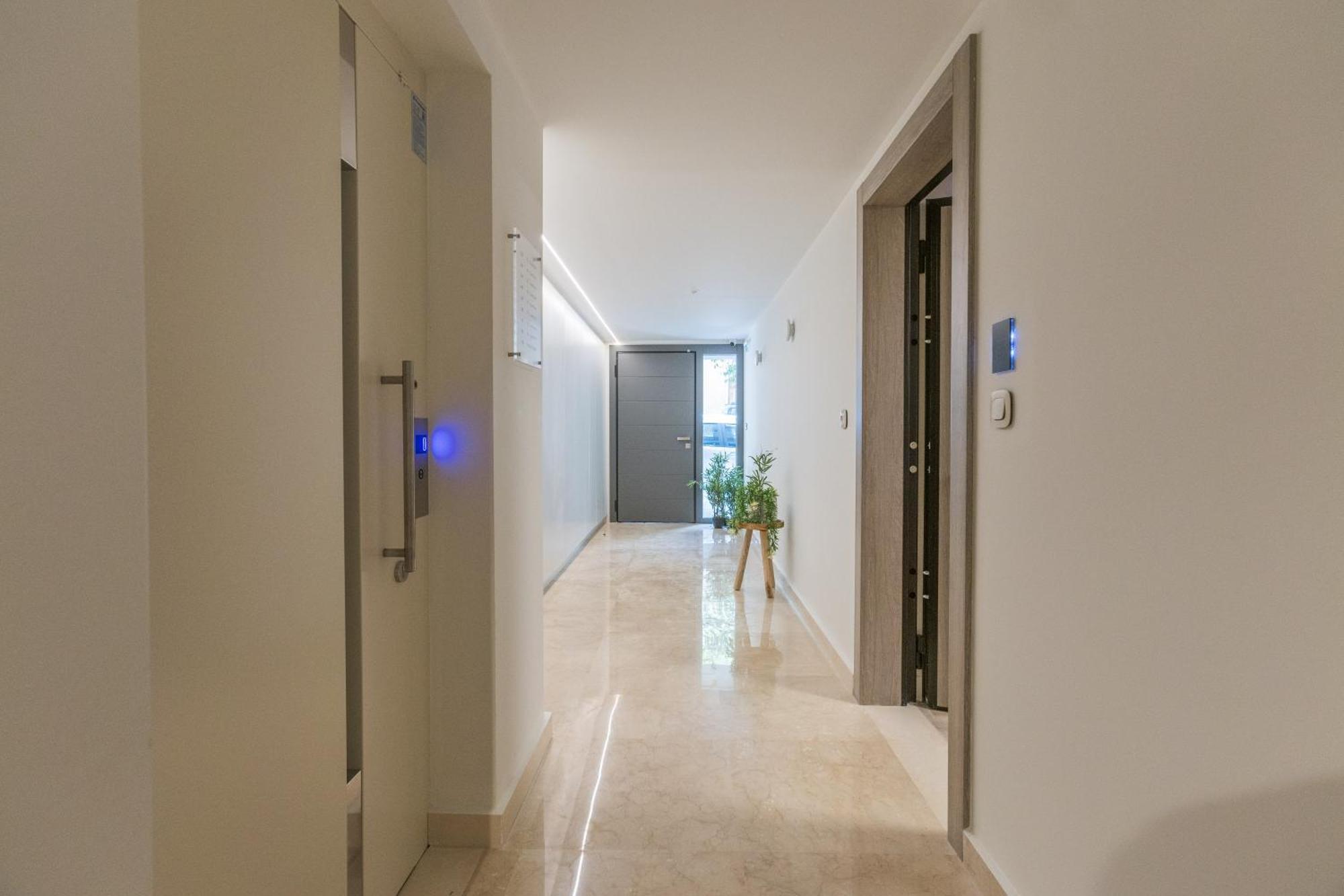 The Mediterranean Suites Piraeus Luaran gambar