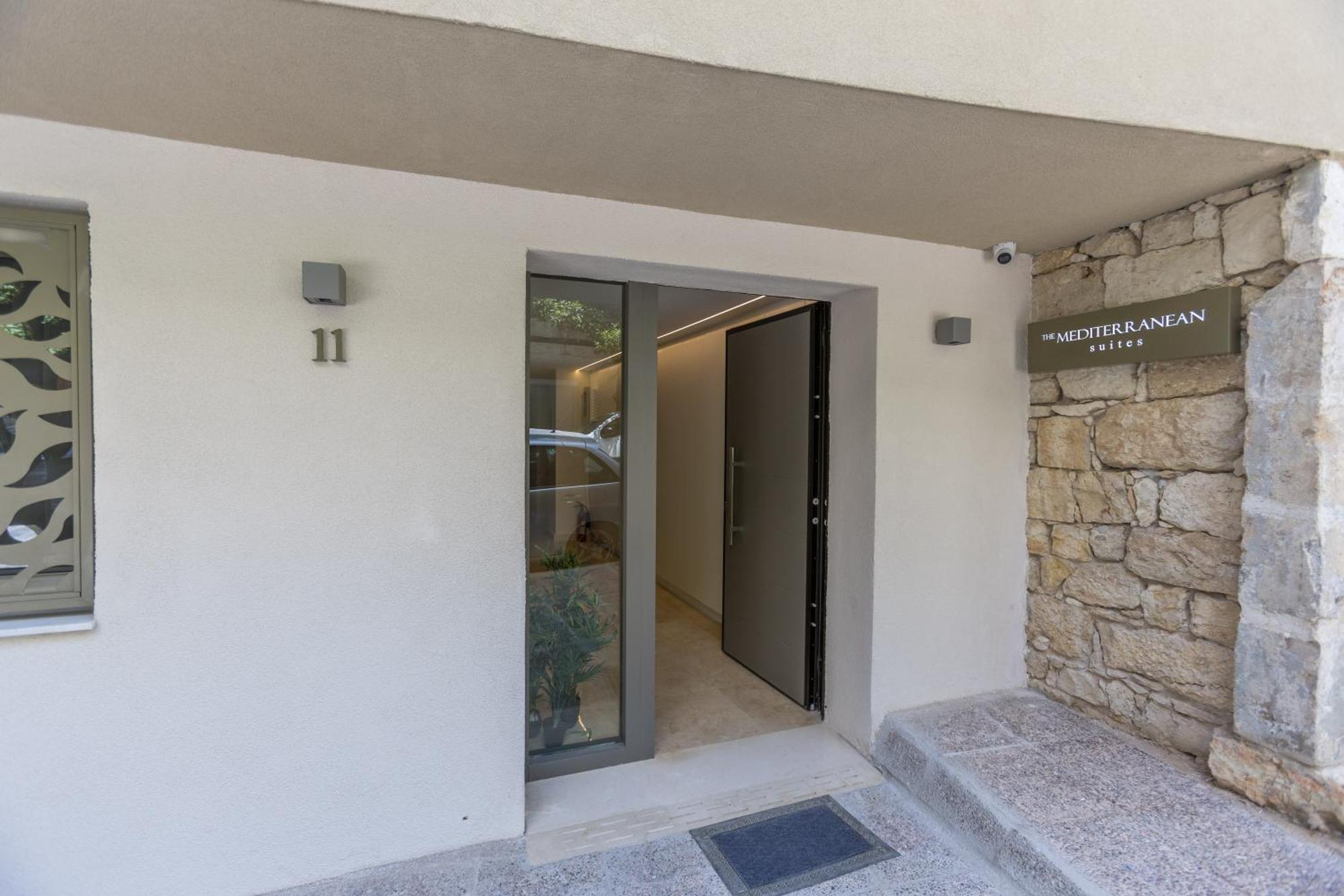 The Mediterranean Suites Piraeus Luaran gambar