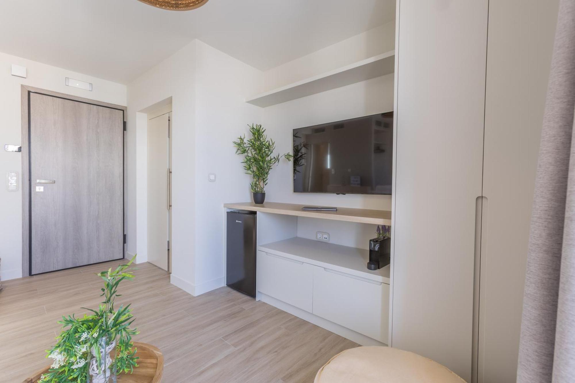 The Mediterranean Suites Piraeus Luaran gambar