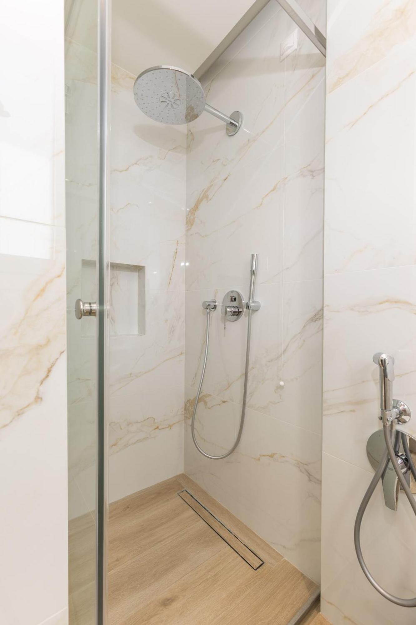The Mediterranean Suites Piraeus Luaran gambar