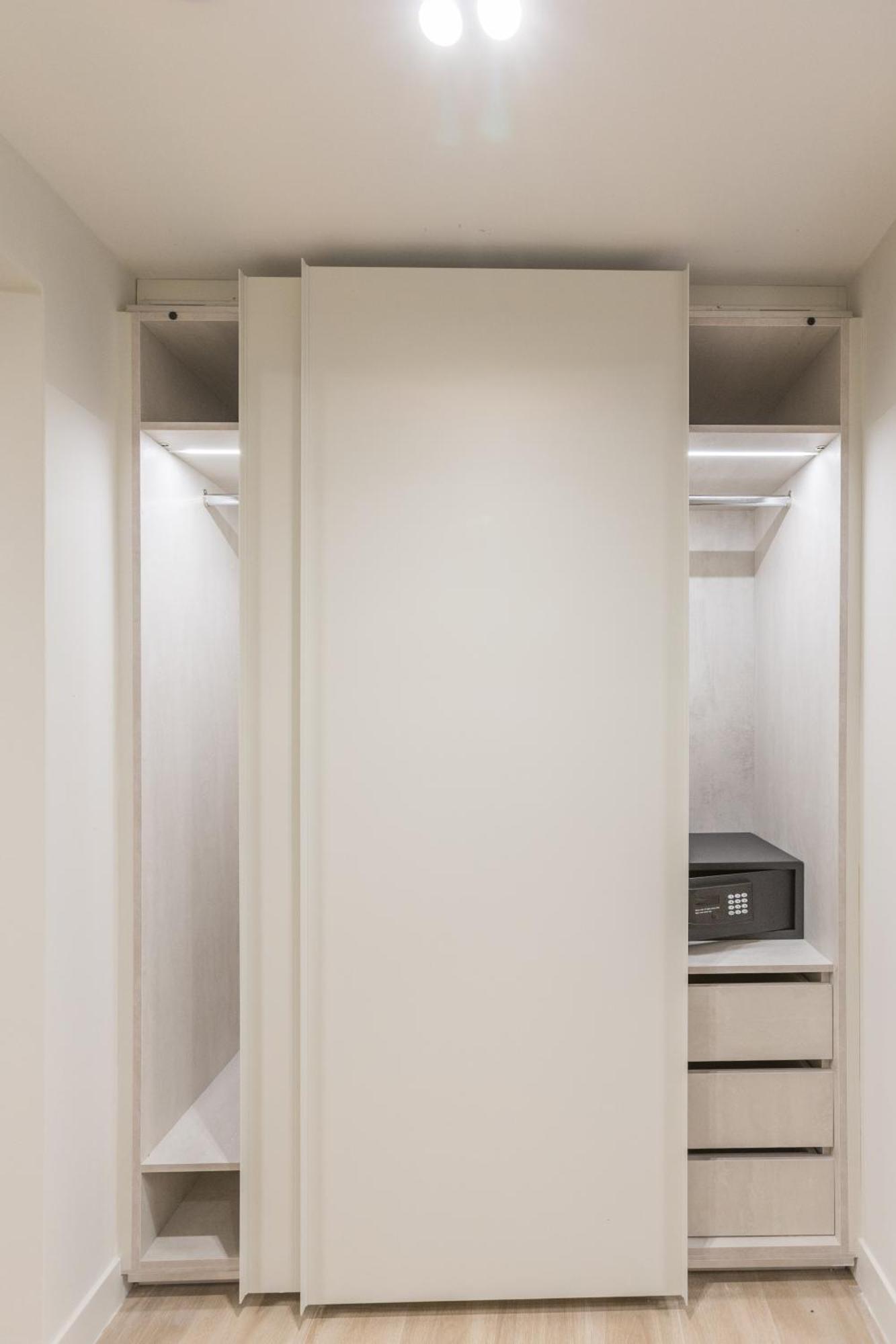 The Mediterranean Suites Piraeus Luaran gambar