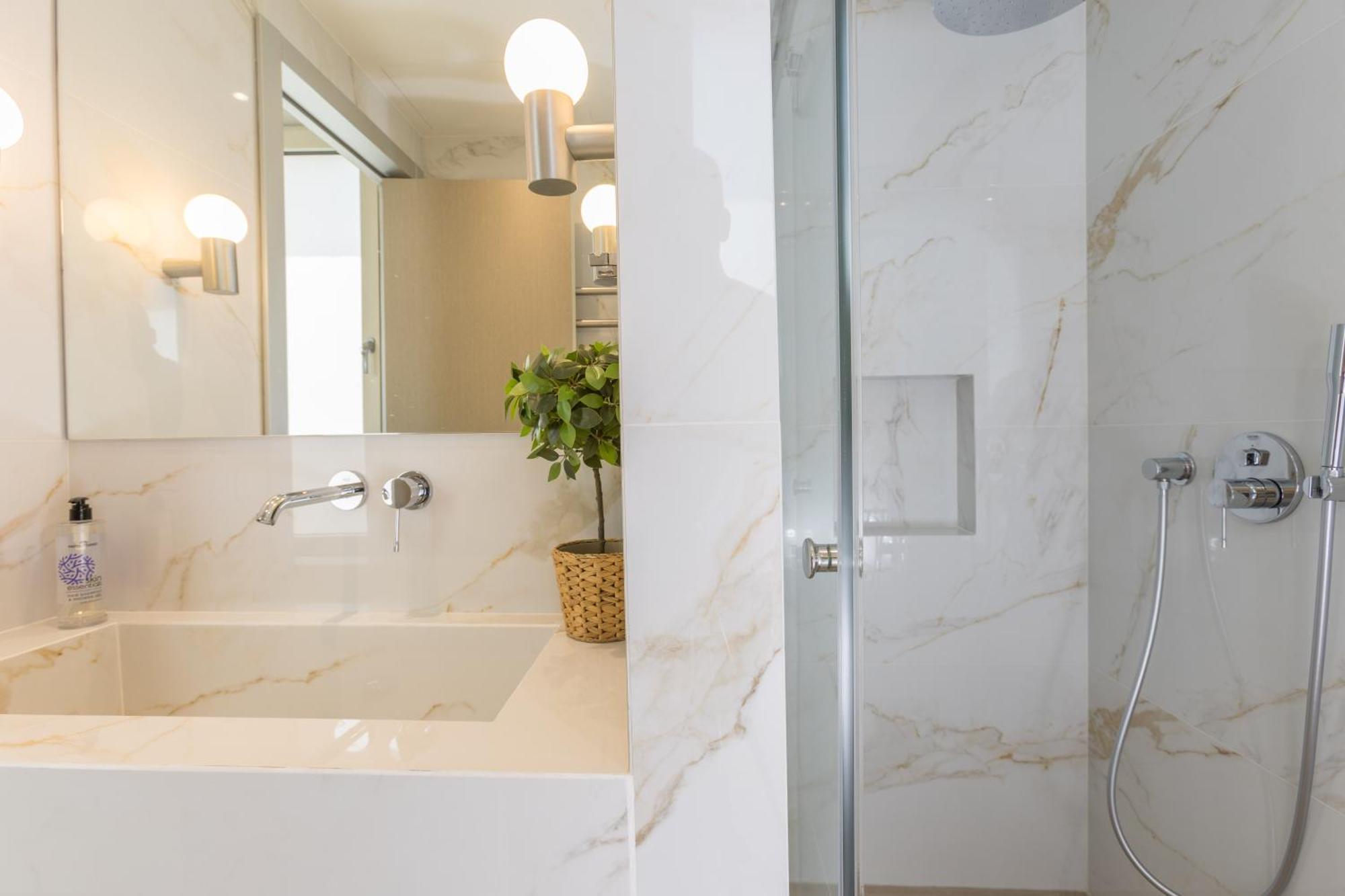 The Mediterranean Suites Piraeus Luaran gambar