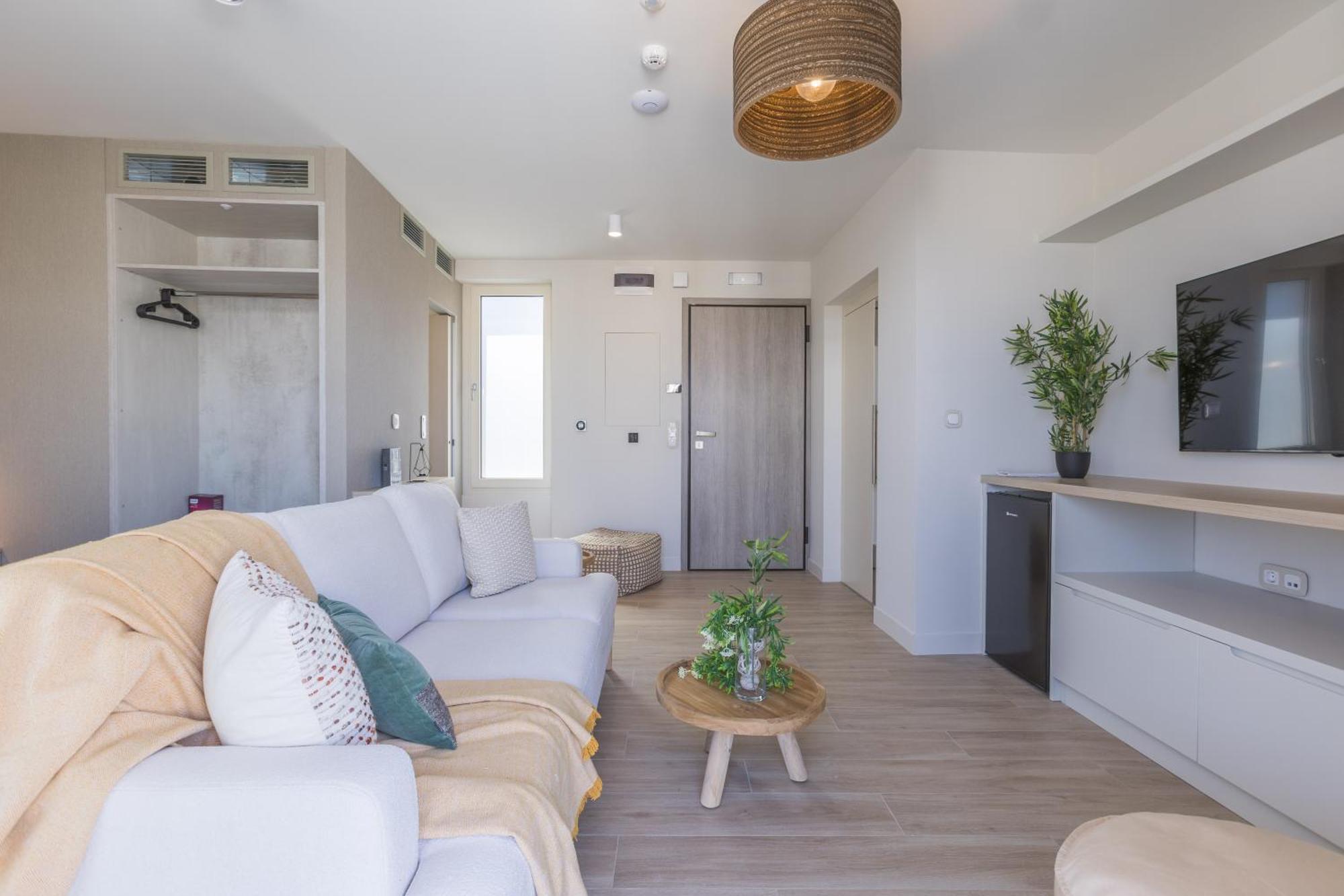 The Mediterranean Suites Piraeus Luaran gambar