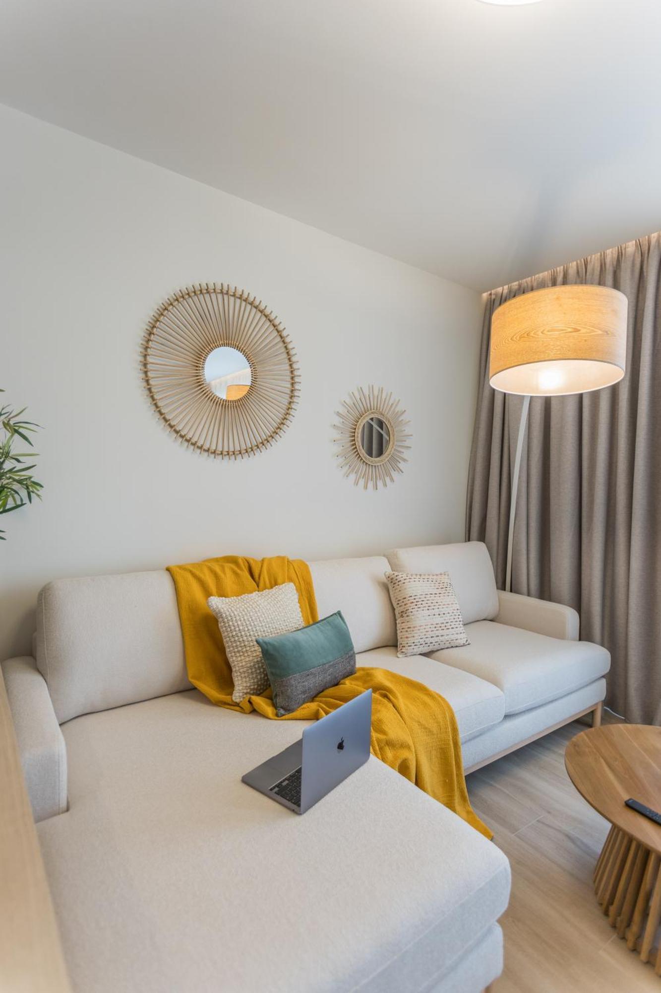 The Mediterranean Suites Piraeus Luaran gambar