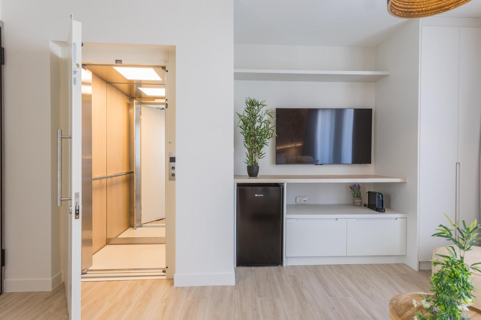 The Mediterranean Suites Piraeus Luaran gambar