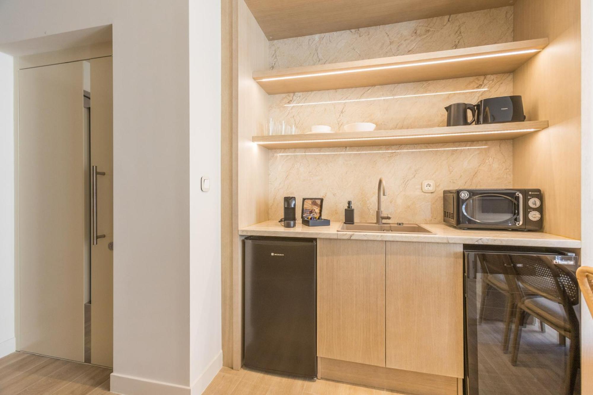 The Mediterranean Suites Piraeus Luaran gambar