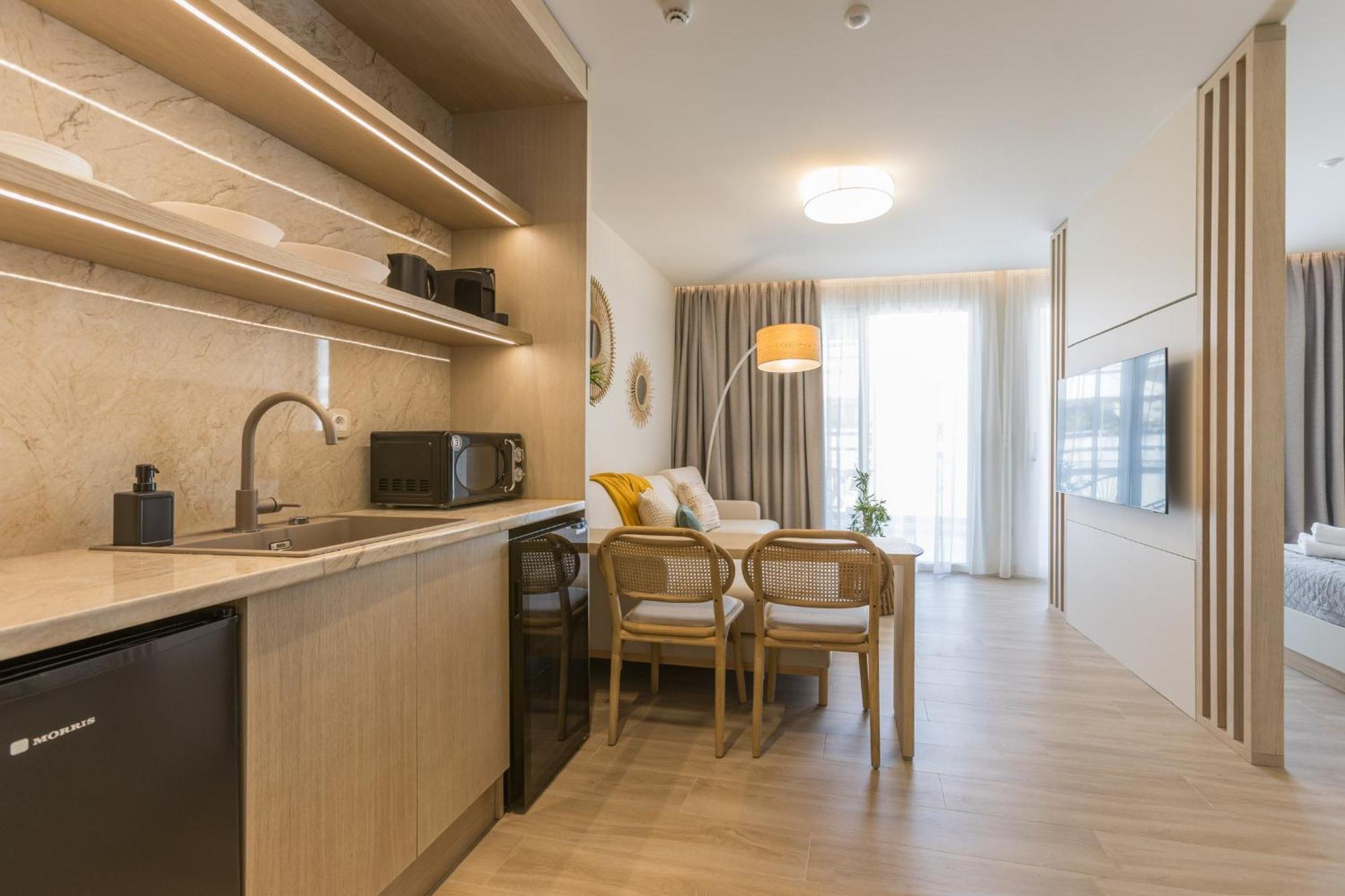 The Mediterranean Suites Piraeus Luaran gambar